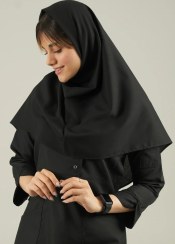 تصویر مقنعه نخی مشکی 