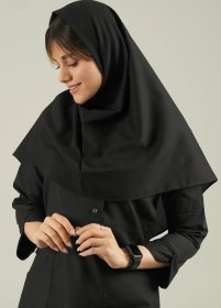 تصویر مقنعه نخی مشکی 