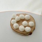 تصویر پوم پوم سفید 