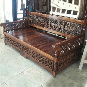 تصویر تخت سنتی چوبی… 