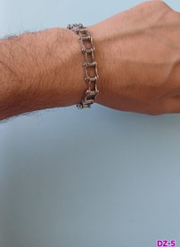 تصویر دستبند زنجیری 