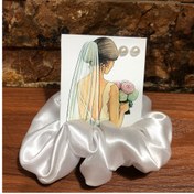 تصویر گیفت عروس اسکرانچی و گوشواره کد ۱ 