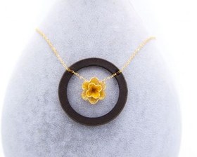 تصویر گردنبند طلا طرح گل فیوژن و چرم کد PL068 