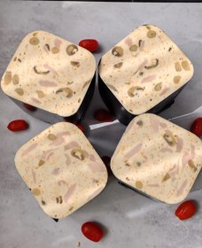 تصویر ژامبون مرغ و قارچ 