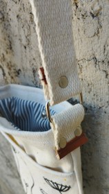 تصویر کیف پیاده روی طرح باغ 