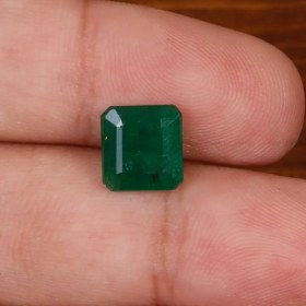 تصویر نگین زمرد کد 30136 Emerald stone