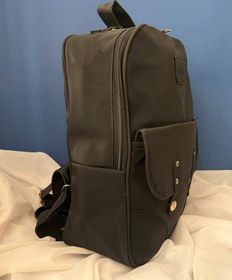 تصویر کوله‌پشتی دکمه‌دار 