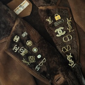 تصویر سنجاق سینه 