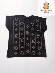 تصویر تی شرت مشکی قواره دار 