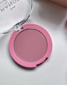 تصویر رژگونه باربی 