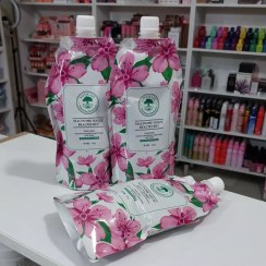 تصویر ماسک مو شکوفه گیلاس پوتینگ 