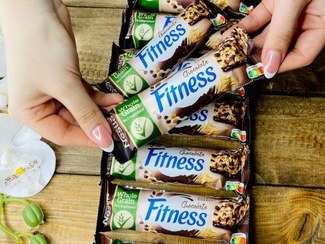 تصویر پروتئین بار شکلاتی نستله وزن ۲۳.۵ گرم 