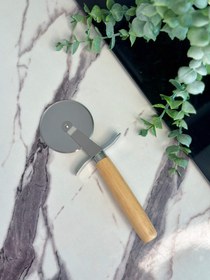 تصویر پیتزابر دسته چوبی کد 531