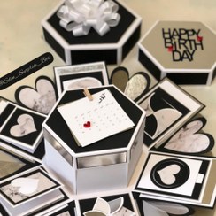 تصویر باکس سوپرایز آیتم دار 3 لایه شیک 