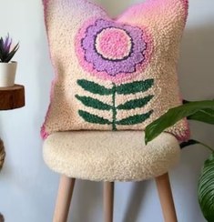 تصویر کوسن گل یاسی 