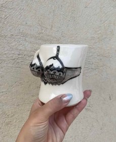 تصویر ماگ سوتین مشکی 