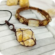 تصویر نیم ست سیترین ( گردنبند میکرومکرمه راف و دستبند بافت چرم) 