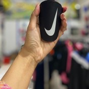 تصویر ساق بند ورزشی قلم بند فوتبال 