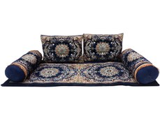 تصویر تشک نمدی و بالش آبی کاربنی تخت سنتی 