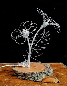 تصویر مجسمه فلزی چراغ خواب شقایق Anemone lamp metal sculpture