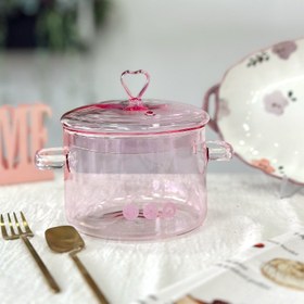 تصویر قابلمه پیرکس ۱.۳ لیتری با درب قلبی صورتی 