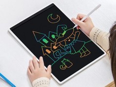 تصویر تخته نقاشی دیجیتال نسخه رنگی شیائومی Xiaomi MJXHB02WC LCD Writing Tablet 13.5 inch With Stylus Pen 