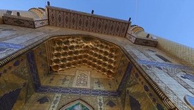 تصویر دانلود فوتیج درب ورودی از پایین به بالا حرم امام علی (ع) 