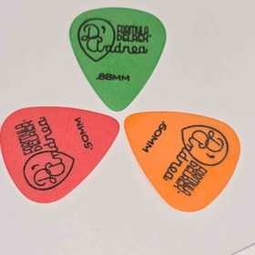 تصویر پیک گیتار 3 تایی 