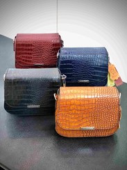 تصویر کیف دوشی زنانه مدل ۰۲۳ - زرشکی 