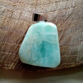 تصویر آویزهای آراگونیت Aragonite pendant