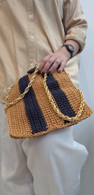 تصویر کیف دستباف مکرومه راه راه عمودی 