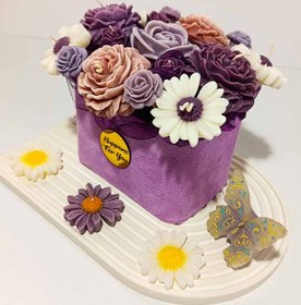 تصویر باکس گل شمع هدیه خاص 