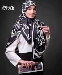 تصویر روسری ابریشم ژاکارد وارداتی قواره ۱۴۰ – دست‌دوز، مناسب مجالس و انتخاب عالی برای خانم‌های محجبه 