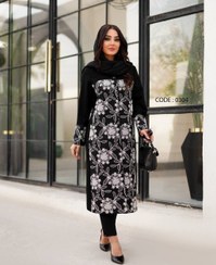 تصویر مانتو بلند مجلسی نوروز ۱۴۰۵ با گل‌دوزی‌ها اشرافی «تلفیق شکوه و وقار در طراحی منحصر‌به‌فرد» تعریف واقعی شیک‌پوشی و اصالت - مشکی / سایز Manto boland 1405