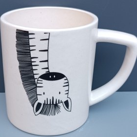 تصویر ماگ طرح زرافه مدل استوانه ای بلند