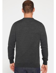 تصویر سویشرت بافتنی مردانه آنتراسیت مدل یقه هفت و برش باریک برند tudors Men's Slim Fit Slim Cut Polo V Neck Anthracite Knitwear Sweater