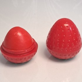 تصویر بالم لب توتفرنگی 