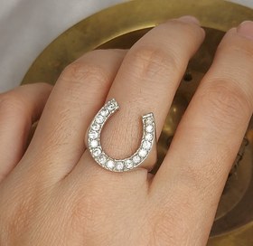 تصویر انگشتر نقره نعل نگیندار Silver horse shoe ring