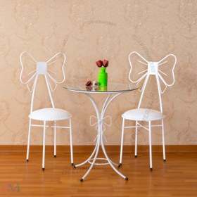تصویر میز و صندلی طرح پاپیون 