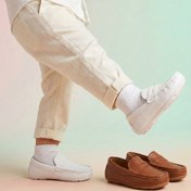 تصویر کالج پسرانه در دو رنگ سفید و قهوه ای 