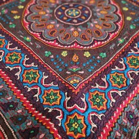 تصویر رومیزی پته‌دوزی طرح محرابی 