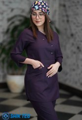 تصویر اسکراب پزشکی زنانه آستین سه ربع رنگ بادمجونی 