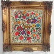 تصویر تابلوی گلدوزی قدیمی با قاب چوبی سلطنتی 