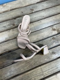 تصویر دمپایی حمام 