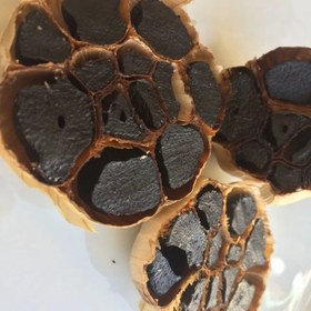 تصویر سیر سیاه - 200 گرم 