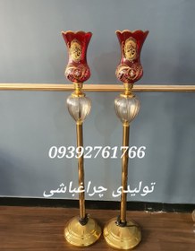 تصویر شمعدان مذهبی کنار منبری پایه بلند لاله 