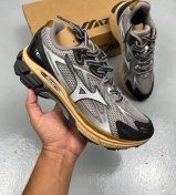 تصویر کتونی میزانو هالو‌ میکس طوسی - 41 Mizuno halo mix