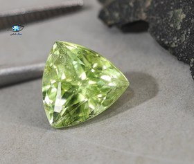 تصویر نگین زبرجد سه گوش 3 قیراط 