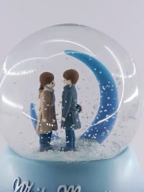 تصویر گوی white moon - طرح ماه 