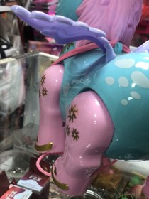 تصویر ربات تک شاخ موزیکال 